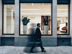 man in london working to work
